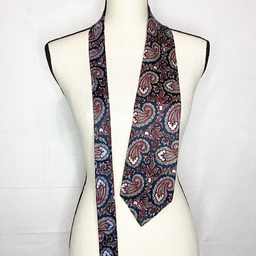 Vintage Christian Dior Paisley Tie Paris New York Pure 100% Silk 54”X 4”